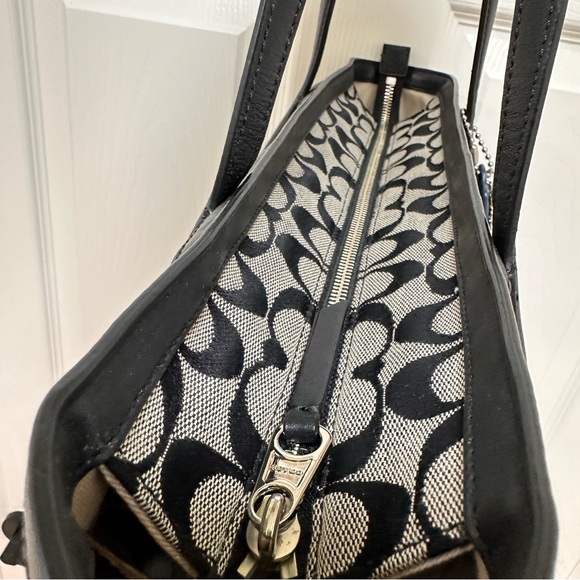 Coach Legacy Weekend Large Zip Top Tote in Black and Grey Signature Canvas NWOT - Picture 8 of 11